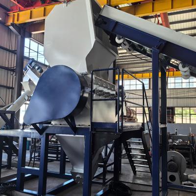 खरीदें Automatic HDPE Bottles Crusher Machine 90KW for Plastic Recycling 1000kg/hr online manufacture